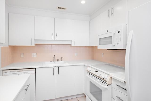 Detail Gallery Image 6 of 32 For 3890 Nobel Dr #1402,  San Diego,  CA 92122 - 2 Beds | 2 Baths