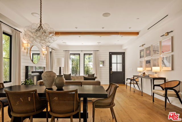 4447 Farmdale Avenue, Studio City CA: https://media.crmls.org/mediaz/c0dbf30b-a356-4a97-8516-bb865b3b7ad2.jpg