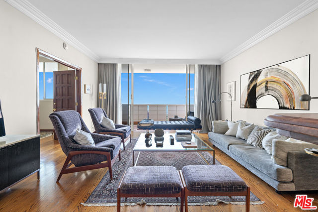8787 Shoreham Drive, West Hollywood CA: https://media.crmls.org/mediaz/c0dbf8aa-8834-460b-9afa-8b66f9c7acae.jpg