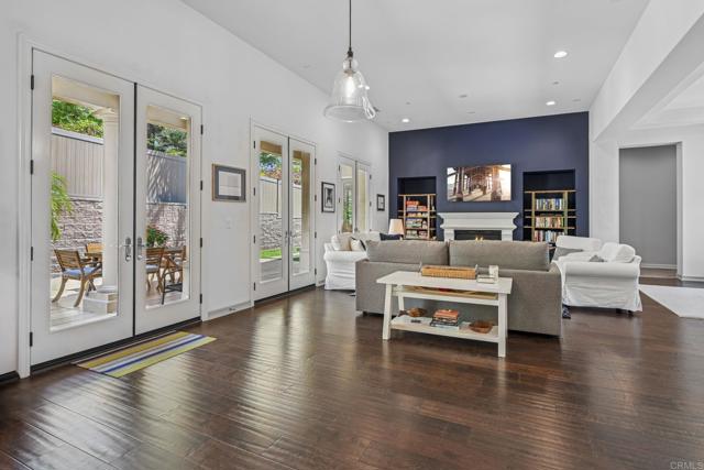 939 Bluejack Road, Encinitas CA: https://media.crmls.org/mediaz/c0dcbf73-fe4f-4500-a122-e7d345565cd3.jpg