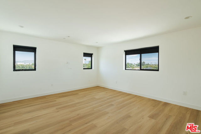 1343 S Ogden Drive, Los Angeles CA: https://media.crmls.org/mediaz/c0dcd838-03f0-438c-b920-b1e3ea5cacb1.jpg