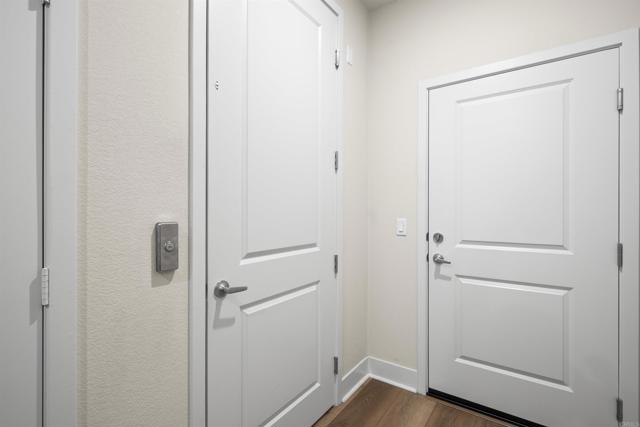 Detail Gallery Image 4 of 50 For 2049 Bravo Loop #6,  Chula Vista,  CA 91915 - 3 Beds | 3 Baths