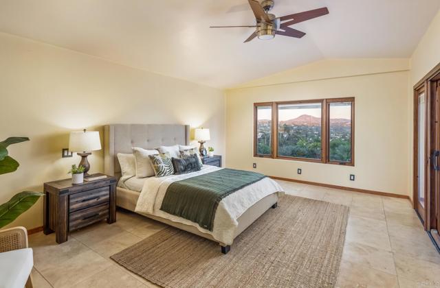 Detail Gallery Image 15 of 28 For 2202 Mountain Vista Dr, Encinitas,  CA 92024 - 5 Beds | 3/1 Baths