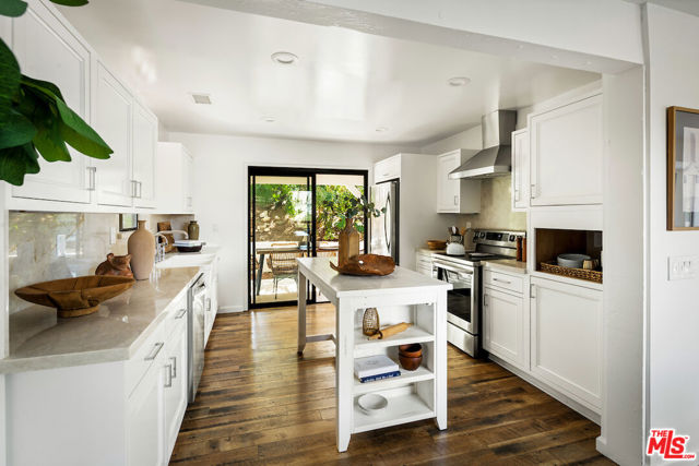 1771 Arteique Road, Topanga CA: https://media.crmls.org/mediaz/c0dec0b3-6b81-457c-9ab0-5b9c63d61b2c.jpg