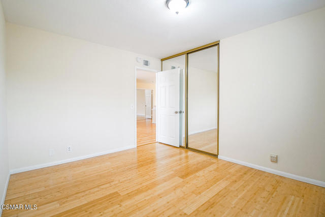 2111 Peak Place, Thousand Oaks CA: https://media.crmls.org/mediaz/c0df7eb8-3512-41a3-bc16-568bf0204892.jpg