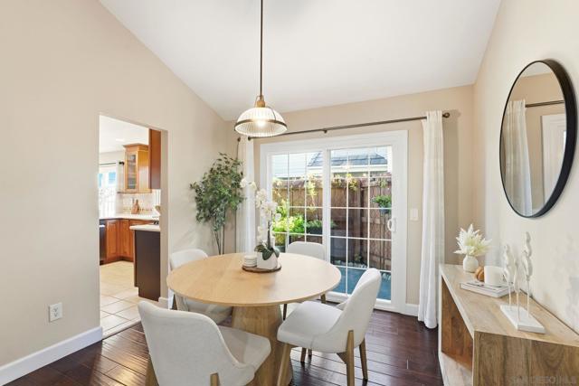 10462 Rancho Carmel Dr, San Diego CA: https://media.crmls.org/mediaz/c0e025ac-d922-468b-9167-86fd85b195ab.jpg