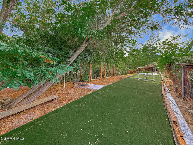 1888 El Monte Drive, Thousand Oaks CA: https://media.crmls.org/mediaz/c0e02b1a-fa51-4f45-a284-bb9b9480062b.jpg