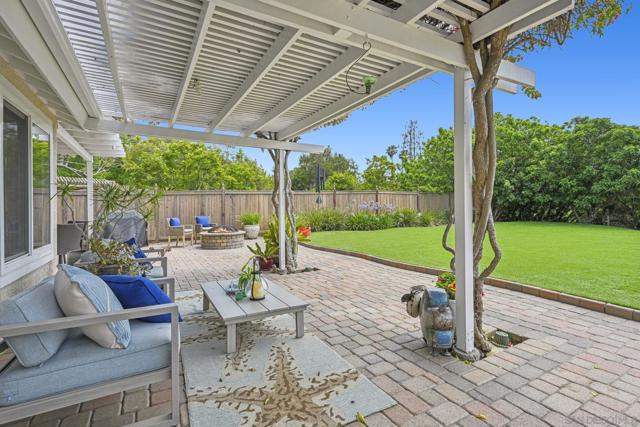 602 HOLLYRIDGE DRIVE, Encinitas CA: https://media.crmls.org/mediaz/c0e0c7ac-ef85-46a2-bf49-ba65496b19e1.jpg