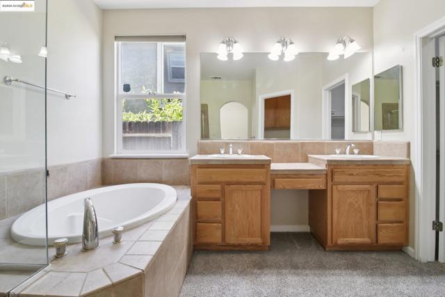 1838 Buck Mountain Ct, Antioch CA: https://media.crmls.org/mediaz/c0e138d7-635e-4bc4-837b-a78274223c39.jpg
