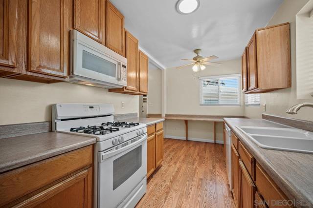 3711 Fairway Dr, La Mesa CA: https://media.crmls.org/mediaz/c0e18209-209a-425a-9480-c99909d1fb78.jpg