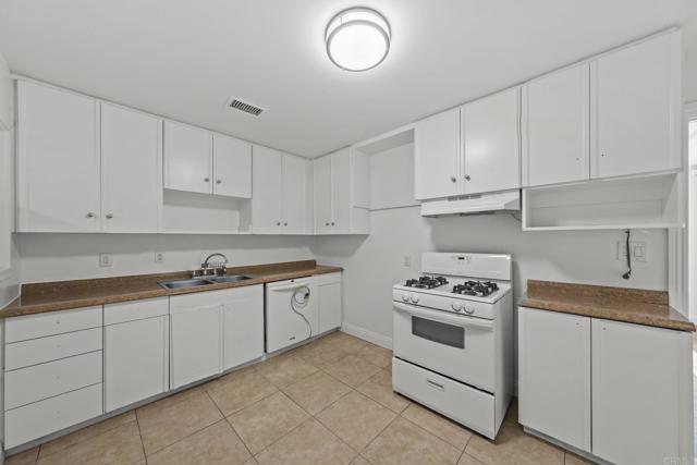 Detail Gallery Image 13 of 33 For 1992 Ensenada St, Lemon Grove,  CA 91945 - 2 Beds | 1 Baths