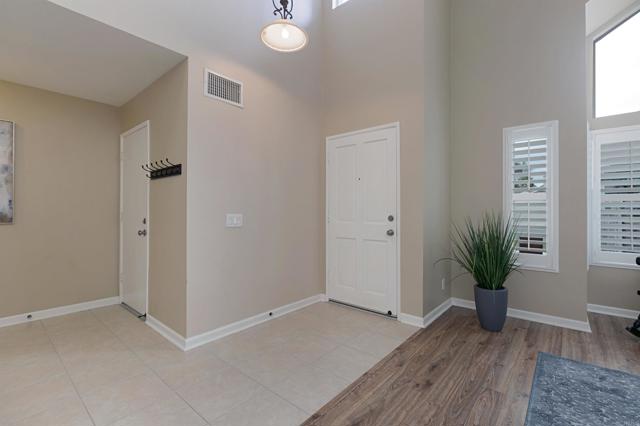 Detail Gallery Image 5 of 32 For 1684 Charlie Horse Way, Oceanside,  CA 92057 - 5 Beds | 3 Baths