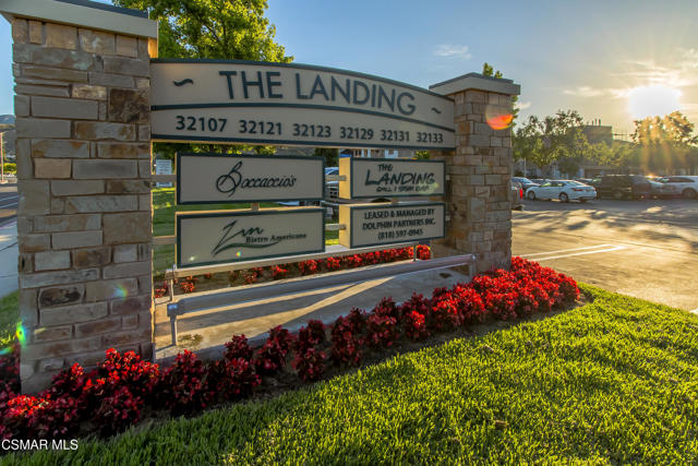 2829 Shoreview Circle, Westlake Village CA: https://media.crmls.org/mediaz/c0e1f2a8-d87b-4ed9-abe4-9ed542412fca.jpg