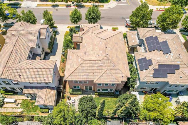 671 W Questa Trl, Mountain House CA: https://media.crmls.org/mediaz/c0e23c2e-59f5-48cc-9348-4c8aed8df781.jpg