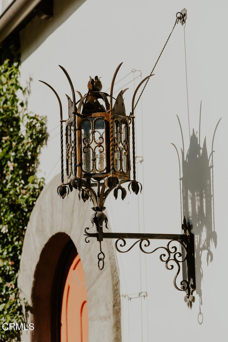 https://media.crmls.org/mediaz/c0e253a3-7cd1-418a-8417-bcf3406c934a.jpg?preset=X-Large