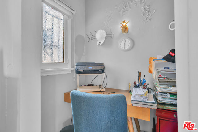 4183 6th Avenue, Los Angeles CA: https://media.crmls.org/mediaz/c0e2c165-52d8-4c37-bc38-677bcaf23f9b.jpg