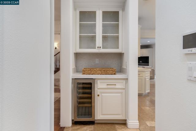 45 Lark Pl, Alamo CA: https://media.crmls.org/mediaz/c0e36c0c-b347-4571-8324-d5d0a85b8f98.jpg