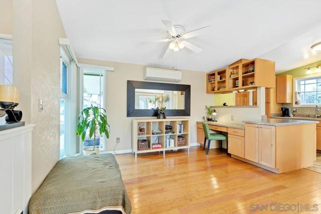 3031 Larkin Pl, San Diego CA: https://media.crmls.org/mediaz/c0e39cce-0a8c-4a92-9bd1-f49688d95d8b.jpg