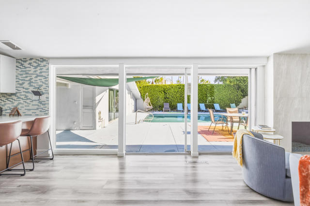 1890 S Navajo Drive, Palm Springs, CA 92264