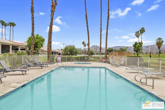 68095 Seven Oaks Place, Cathedral City CA: https://media.crmls.org/mediaz/c0e3fc90-8970-43bc-b9ec-afd23d1a5488.jpg