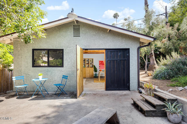 4802 Converse St Street, Los Angeles CA: https://media.crmls.org/mediaz/c0e41510-1a3b-42ba-b87f-b6ecf52d01c8.jpg