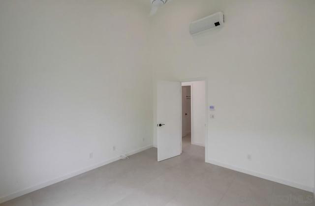 14066 Crest Way, Del Mar CA: https://media.crmls.org/mediaz/c0e43303-f66d-496e-b684-5d95838ddf50.jpg