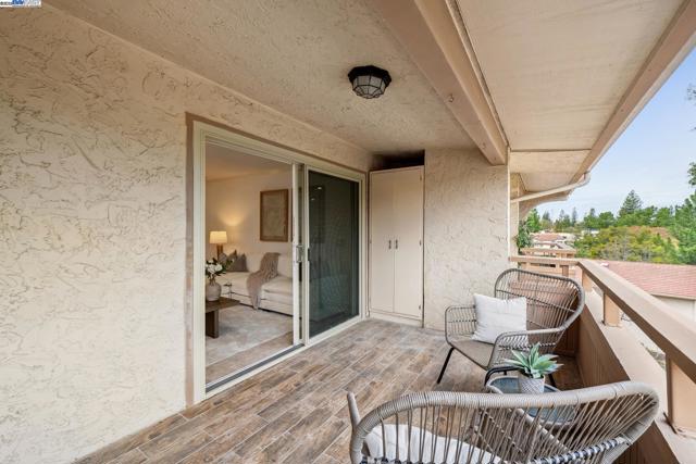 4033 Terra Granada Dr, Walnut Creek CA: https://media.crmls.org/mediaz/c0e46175-8e46-46fb-8cbd-03ab1623b44b.jpg