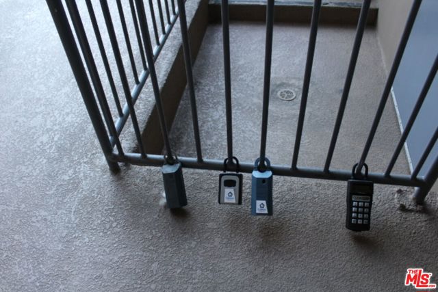 991 Arapahoe Street, Los Angeles CA: https://media.crmls.org/mediaz/c0e4b147-82fd-48fc-96f1-9bdf2e7eed60.jpg