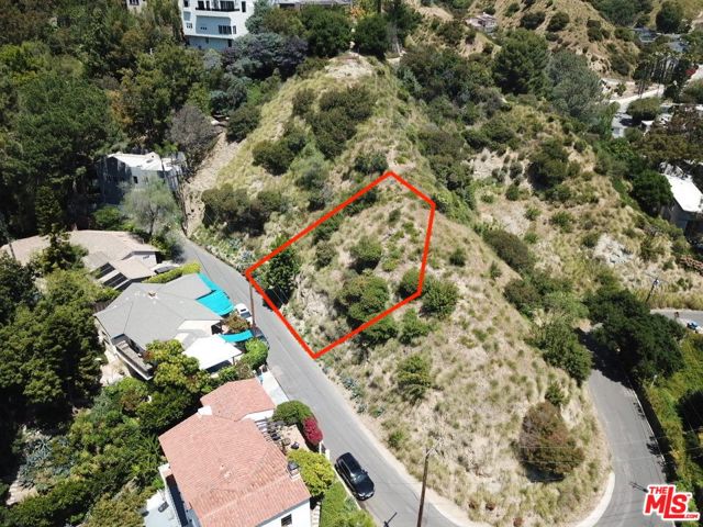 6053 Rodgerton Drive, Los Angeles CA: https://media.crmls.org/mediaz/c0e558ab-29cd-4c69-8f56-ba0941fb37fa.jpg