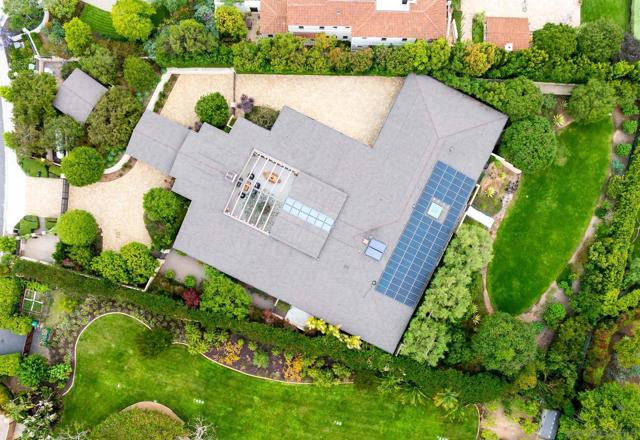 6005 La Jolla Scenic Dr S, La Jolla CA: https://media.crmls.org/mediaz/c0e606a2-13dd-484c-a2d0-3549b72fd130.jpg