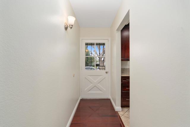 Detail Gallery Image 3 of 27 For 1250 N Ivy St, Escondido,  CA 92026 - 3 Beds | 1/1 Baths