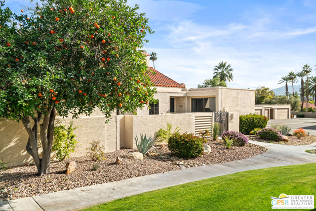 138 Desert West, Rancho Mirage CA: https://media.crmls.org/mediaz/c0e7184a-a823-47cb-80a2-2d99f0a9bf95.jpg