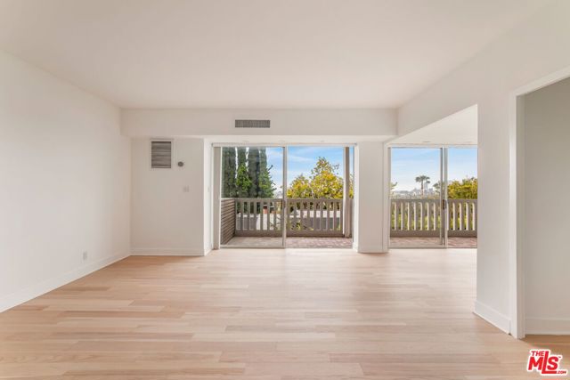 999 N Doheny Drive, West Hollywood CA: https://media.crmls.org/mediaz/c0e7cd45-5c43-4984-8b45-b5d2874d6a4f.jpg