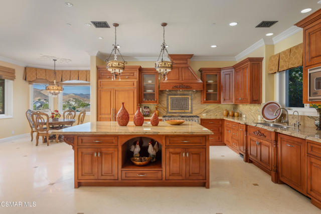 2462 Lost Canyons Drive, Simi Valley CA: https://media.crmls.org/mediaz/c0e81800-0b2e-4a22-bccf-98e28a6a4402.jpg