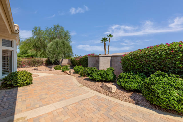 78626 Blooming Court, Palm Desert CA: https://media.crmls.org/mediaz/c0e91f91-57ef-4898-801d-1995852b6cdc.jpg