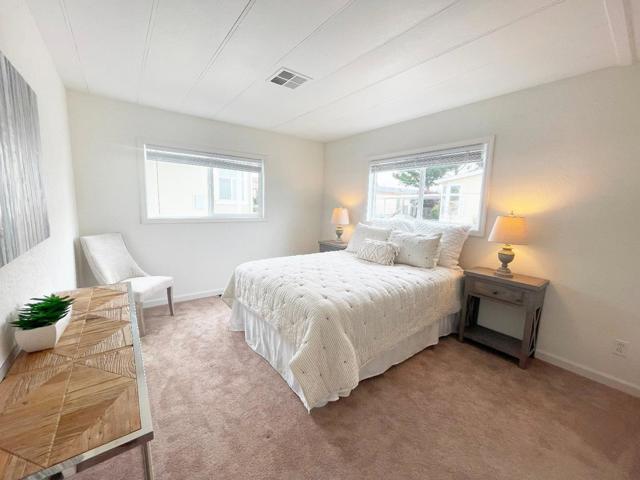 19 Canada Cove Ave, Half Moon Bay CA: https://media.crmls.org/mediaz/c0e9305f-3e9a-4e06-a5bb-ece2c629799f.jpg