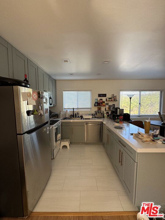 1724 Broadway Street, Oceanside CA: https://media.crmls.org/mediaz/c0e94320-e609-4e10-911b-df620516a9d6.jpg
