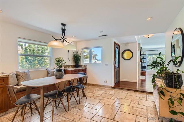 4359 Date Ave, La Mesa CA: https://media.crmls.org/mediaz/c0e9b4d3-547d-4d90-9ae5-04ad4c12f350.jpg