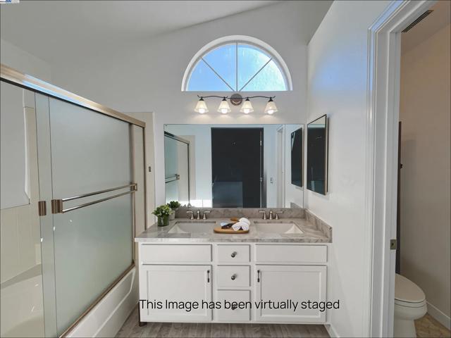 85 Phillips Ct, Tracy CA: https://media.crmls.org/mediaz/c0ea31fe-7266-4a6d-85b7-d75d10601e2d.jpg