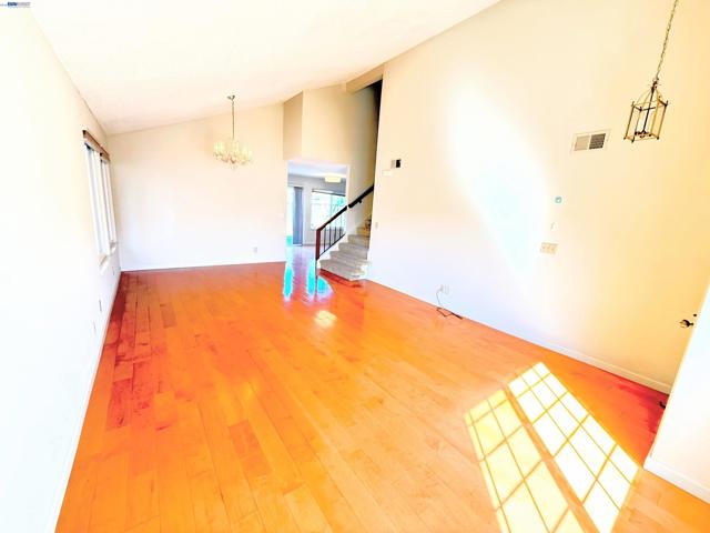 Image 3 of 23 For 710 Fountainhead Dr