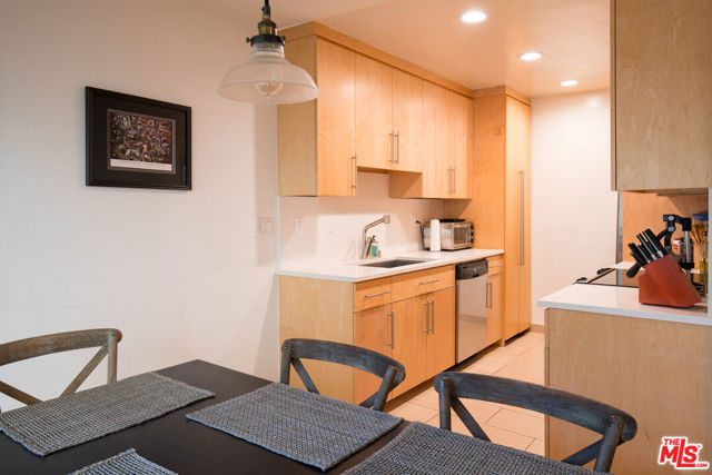 931 N ALFRED Street, Los Angeles CA: https://media.crmls.org/mediaz/c0ec41f8-bc13-4974-b2e8-93894d9c3c0e.jpg