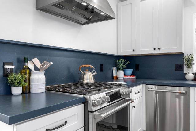 900 35th Avenue, Santa Cruz CA: https://media.crmls.org/mediaz/c0ec5631-1f16-4a10-bf50-5b3d0cfbf0b4.jpg