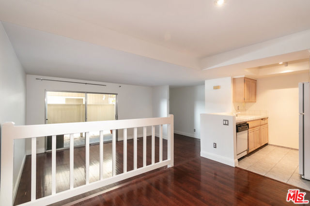 4859 Coldwater Canyon Avenue, Sherman Oaks CA: https://media.crmls.org/mediaz/c0ed01f2-f16e-42c3-bc6c-5be958d74444.jpg
