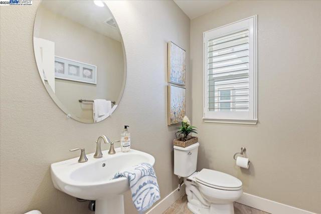 4023 Clare St, Dublin CA: https://media.crmls.org/mediaz/c0ed327d-c663-45c7-80e2-062b186b69a9.jpg