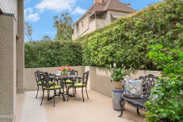 Detail Gallery Image 16 of 44 For 108 S Grand Ave, Pasadena,  CA 91105 - 3 Beds | 2/1 Baths