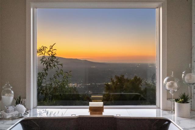 16383 Aztec Ridge Drive, Los Gatos CA: https://media.crmls.org/mediaz/c0ee76ed-266d-4dcc-904e-09d136108b22.jpg