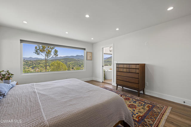 1630 Wicklow Court, Westlake Village CA: https://media.crmls.org/mediaz/c0ee9ce7-e385-4df9-b0be-8378724e8c42.jpg