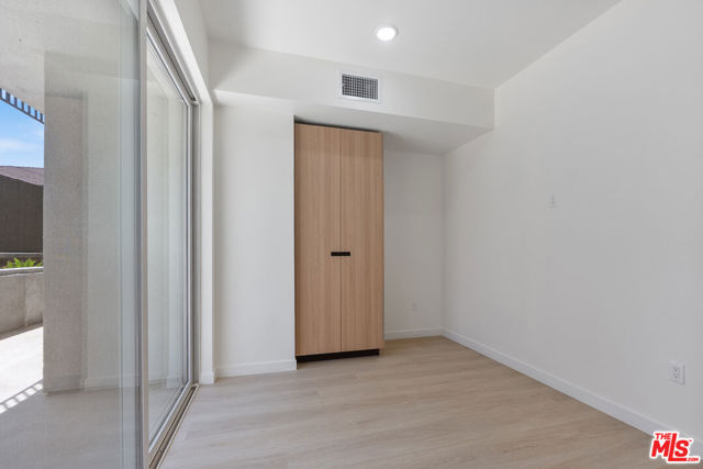 1124 S Normandie Avenue, Los Angeles CA: https://media.crmls.org/mediaz/c0eeafac-33f1-4d5c-85f7-eb9519143c8a.jpg