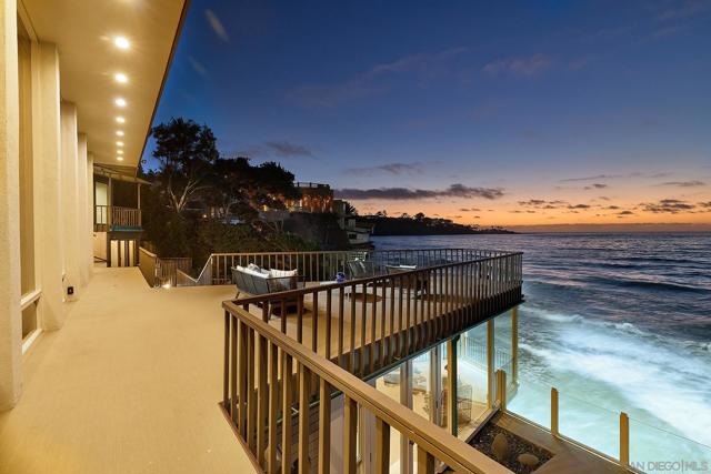 1920 Spindrift Drive, La Jolla CA: https://media.crmls.org/mediaz/c0ef2c5e-1d06-45b8-9443-5dfac7a51632.jpg