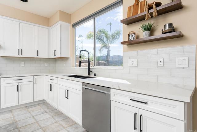 Detail Gallery Image 11 of 47 For 15881 Broad Oaks Rd, El Cajon,  CA 92021 - 4 Beds | 3 Baths